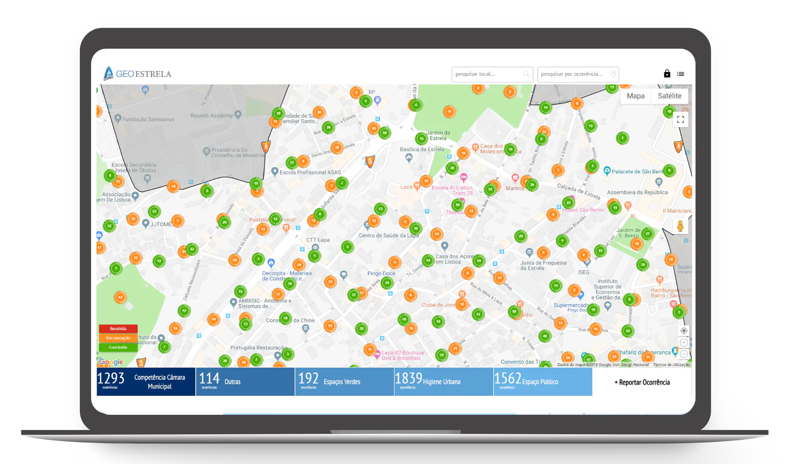 GeoEstrela city management platform displayed on a laptop, showing a map of Estrela with multiple incident markers and urban data categories.